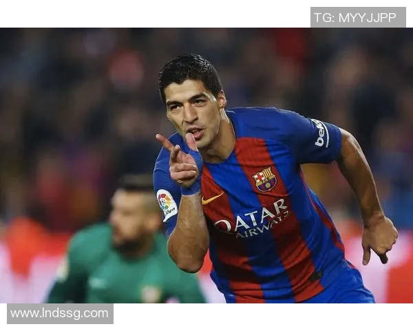 天下足球十大球星合影照 展现足坛传奇风采与巅峰对决瞬间