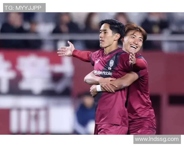 日本足球球星的风采与成就盘点：从武藤嘉纪到香川真司的足球之路